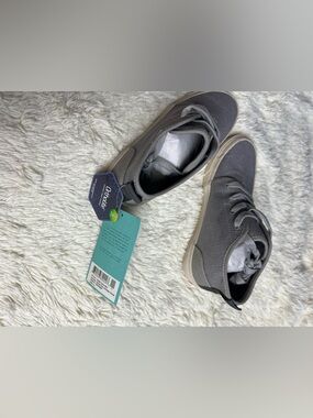 Boys TOMs Carlo Low-Top Sneakers with Ortholite Comfort Insole size 4